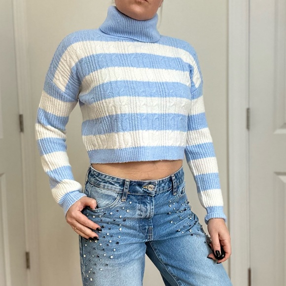 Cropped Cable Knit Turtle Neck Stripe Sweater - Picture 3 of 6